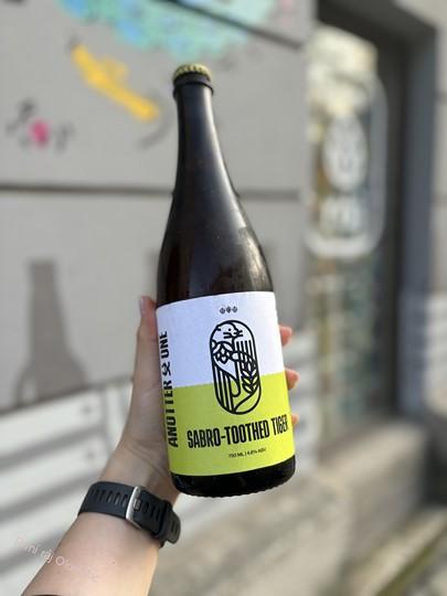 AnOtter One Sabro-Toothed Tiger 750 ml (sklo)