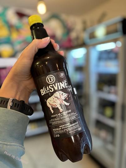 Černokostelecký pivovar Bílá svině 1000 ml