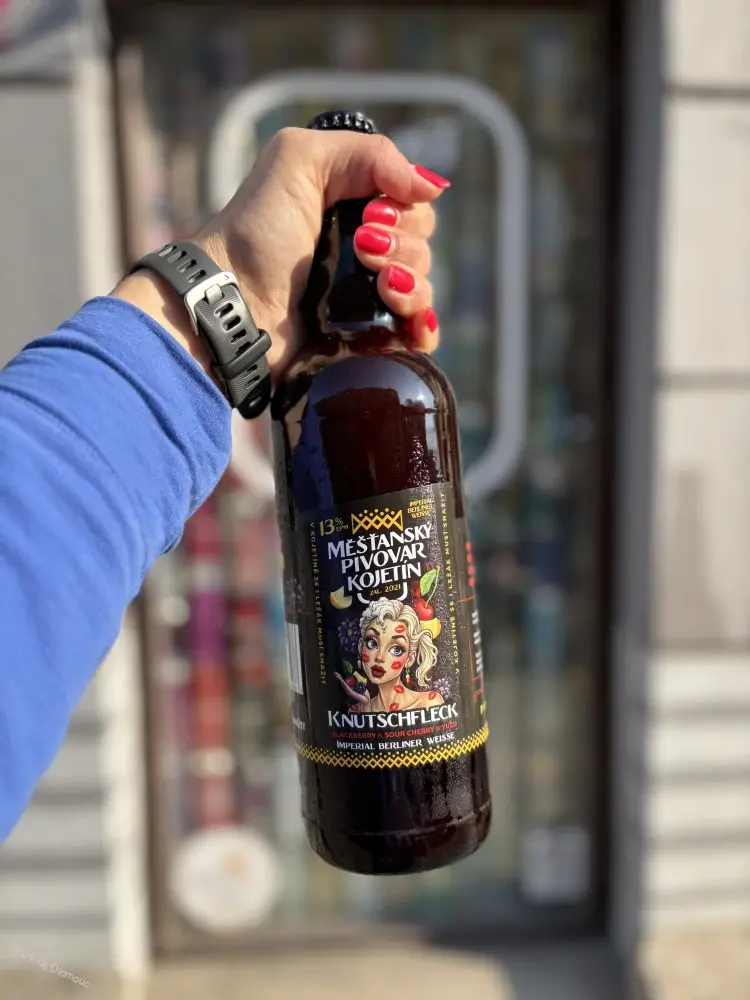 Kojetín Knutschfleck 750 ml (sklo)