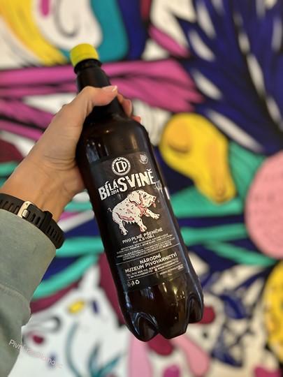 Černokostelecký pivovar Bílá svině 1000 ml